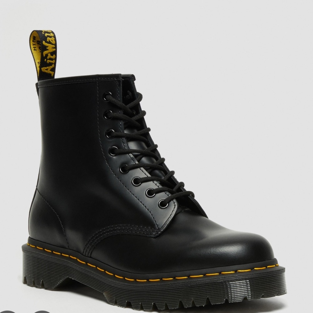 Dr. Martens 1460 Smooth Leather Lace Up Boots in Black